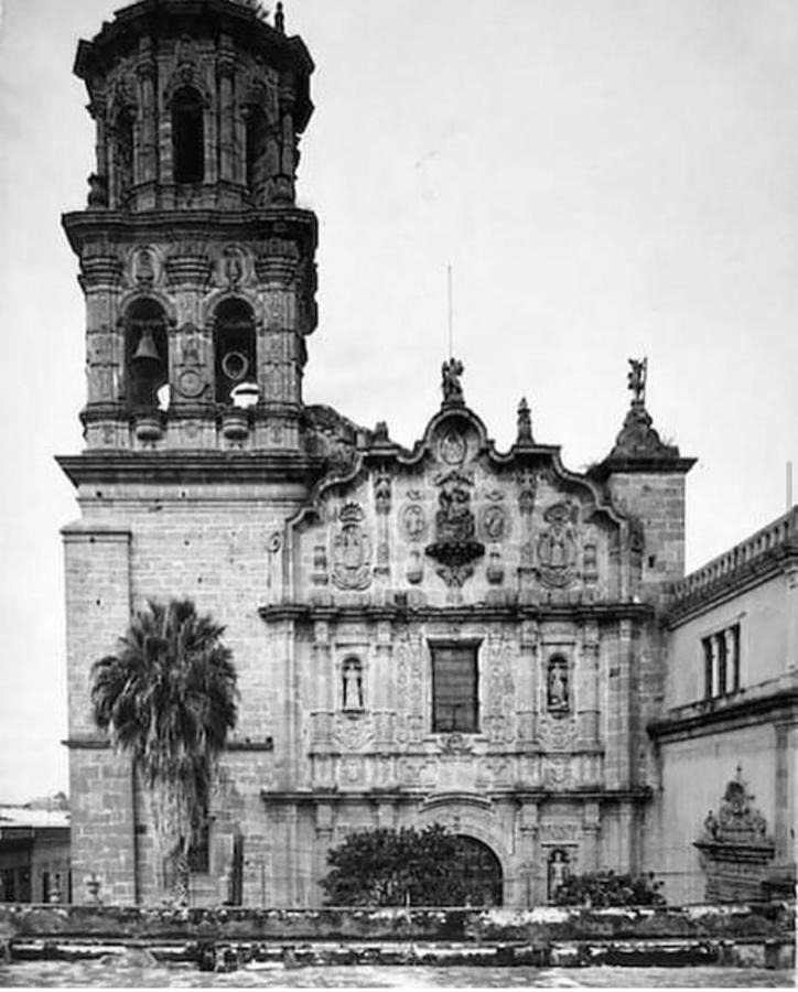 Meson San Felipe Aparthotel Guadalajara Bagian luar foto