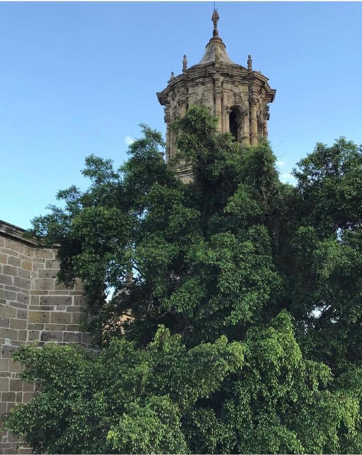 Meson San Felipe Aparthotel Guadalajara Bagian luar foto
