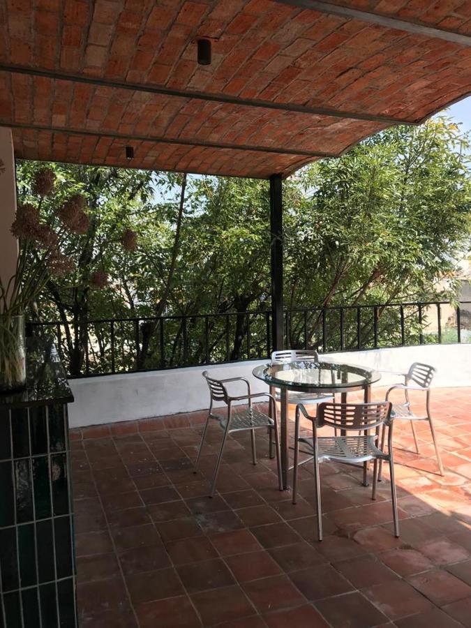 Meson San Felipe Aparthotel Guadalajara Bagian luar foto
